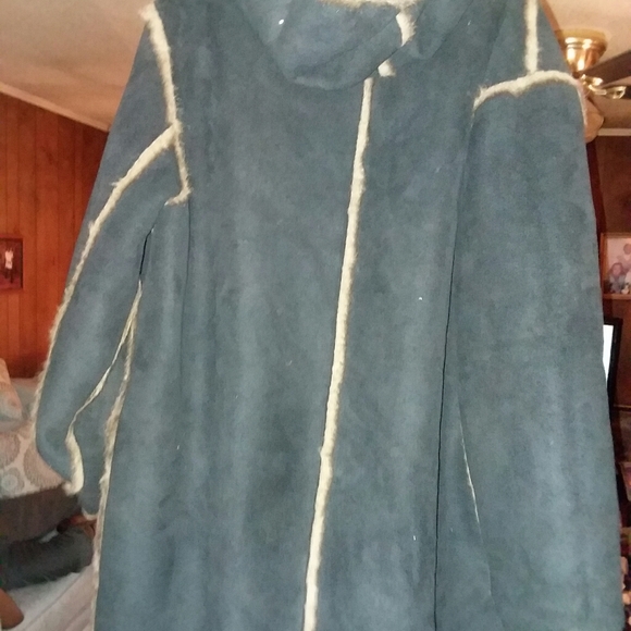 Dennis Basso Reversible Coat - Picture 2 of 5